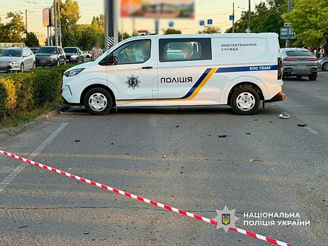 Місце вибуху автомобіля на проспекті Небесної Сотні в Одесі 28 липня 2026 року