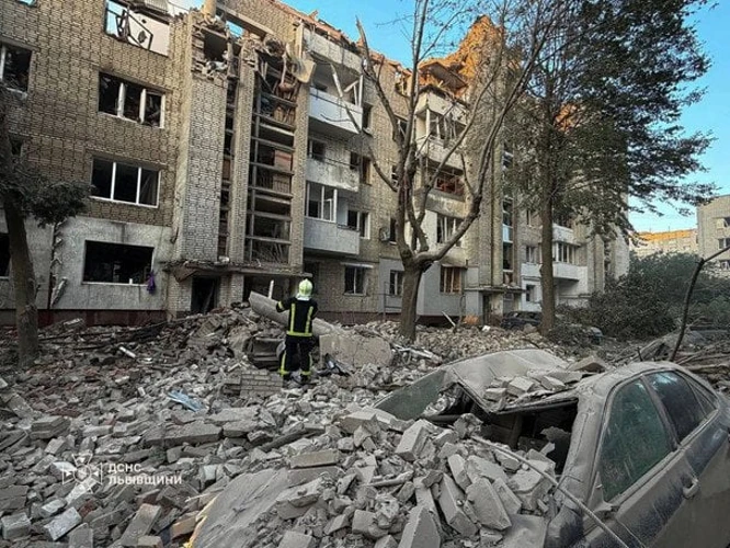 Ракетний удар по Львову вночі 30 липня: 22 ракети і пряме влучання в будинок