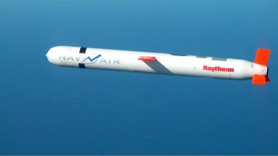 Крилата ракета Tomahawk на пусковій установці