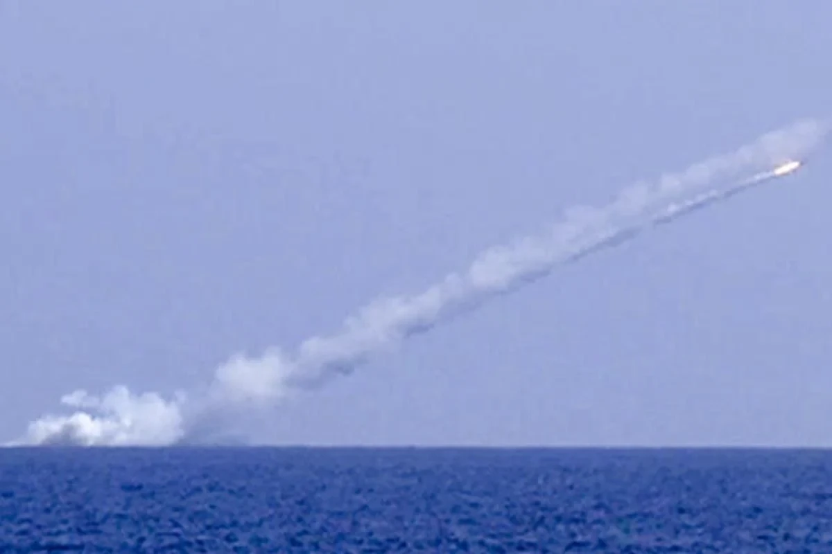 Запуск крилатої ракети «Калібр» з надводного корабля