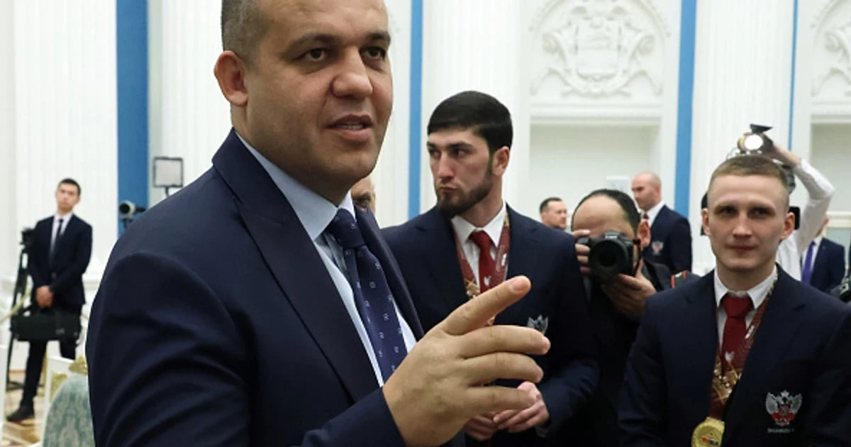 Від весілля на Багамах до заяви Кремльова: хронологія справи