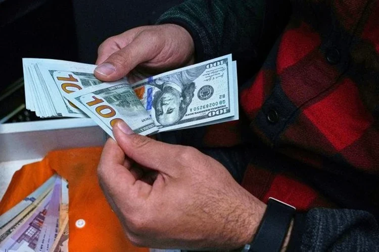 Курс долара, євро та злотого 1 жовтня за даними НБУ, банків і обмінників